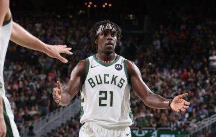 pp电子平台-首战手感低迷？霍勒迪：我们进攻还行 防守差点意思