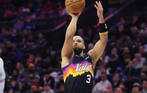 pp电子首页-铁麻了！狄龙18中4仅拿11分6板2助1断 末节5中0