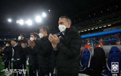 pp电子APP-韩国0比3惨败日本韩媒痛斥本托 重用朴志洙遭批判